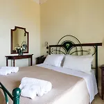לינה וארוחת בוקר La Riviera 3*