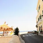 La Riviera 3*
