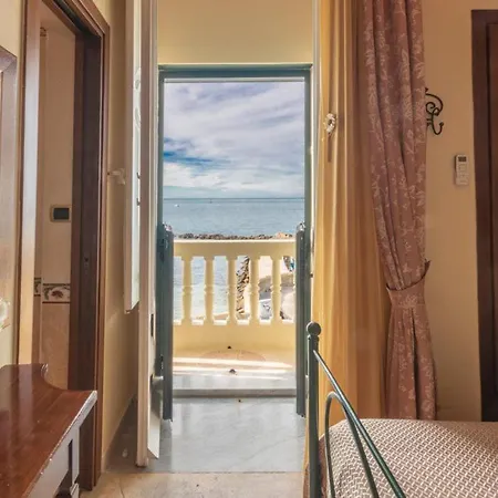 La Riviera 3*