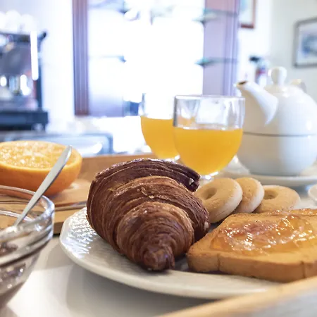 ベッド・アンド・ブレックファスト La Riviera 3*