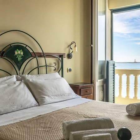 La Riviera فندق مبيت وإفطار 3*