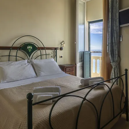 Panzió La Riviera 3*