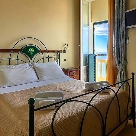 Bed & Breakfast La Riviera Gallipolli