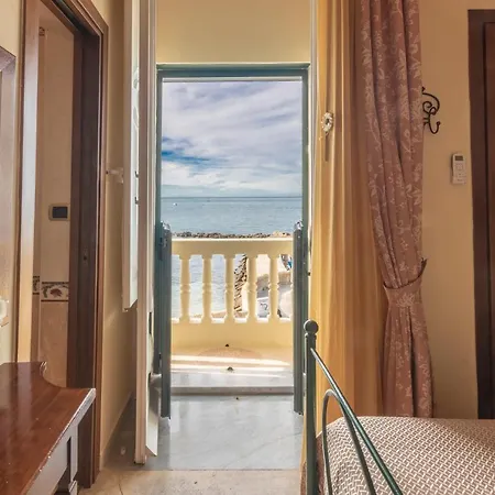 La Riviera