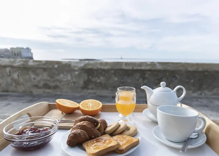 La Riviera فندق مبيت وإفطار 3*