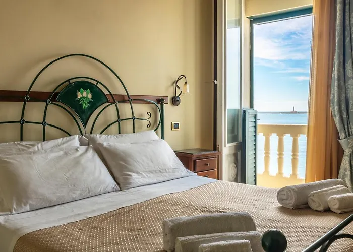 فندق مبيت وإفطار La Riviera غالّيبولي